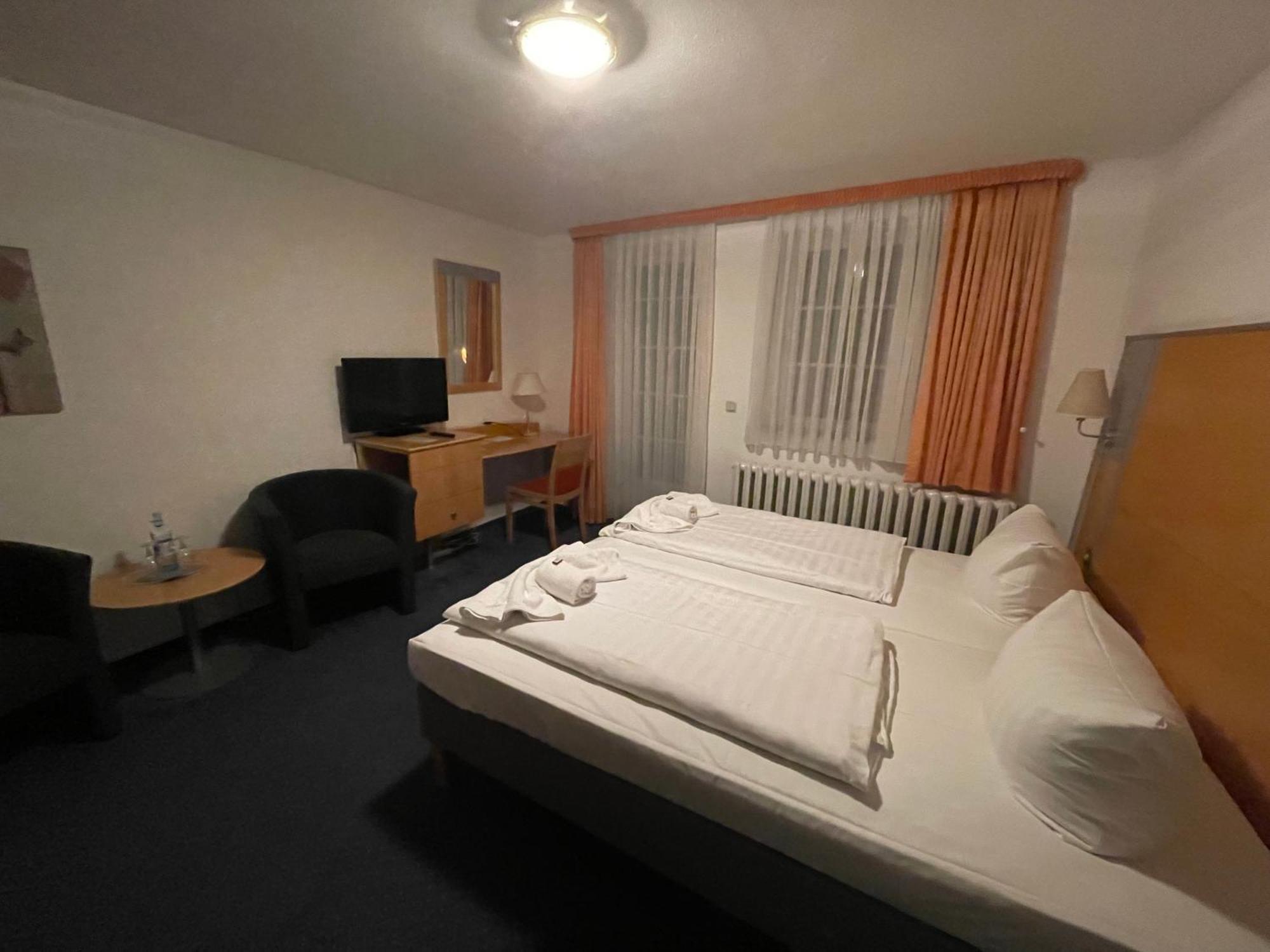 Hotel Zum Strand Rostock Exterior photo
